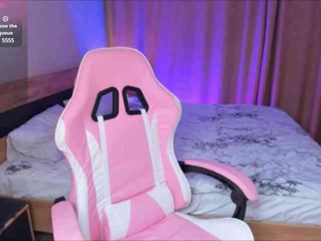 MiaScarlet webcam