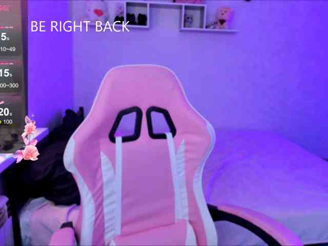 MiaScarlet webcam