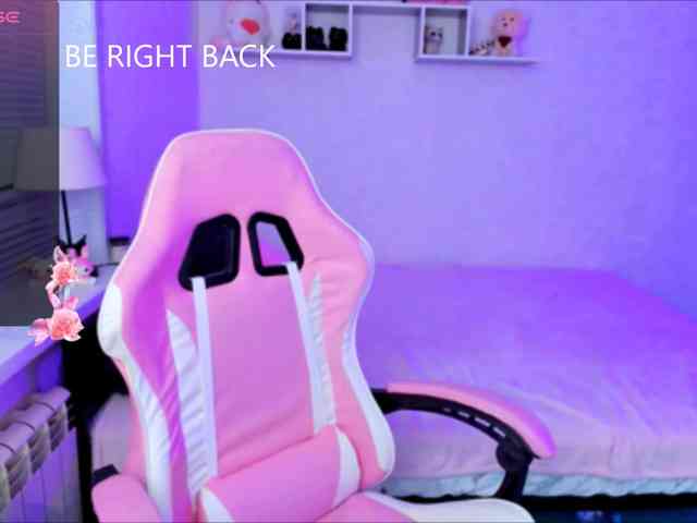 MiaScarlet webcam