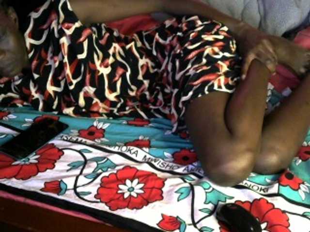Legitimatehoe25 webcam bongacams model stream image