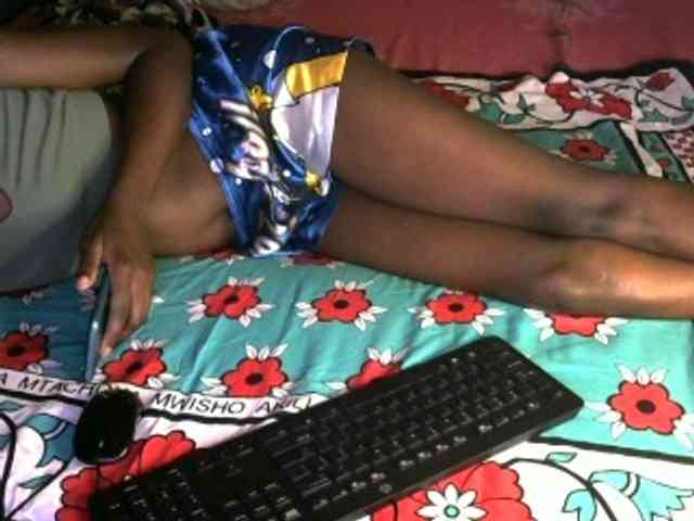 Legitimatehoe25 webcam