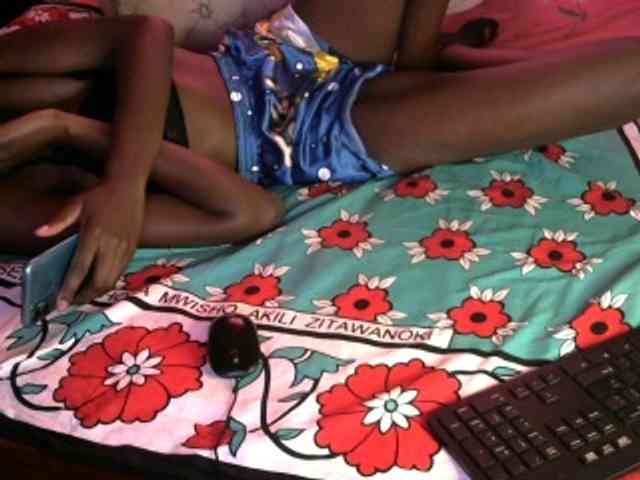 Legitimatehoe25 webcam