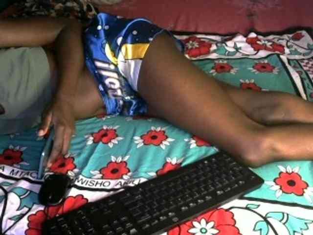 Legitimatehoe25 webcam