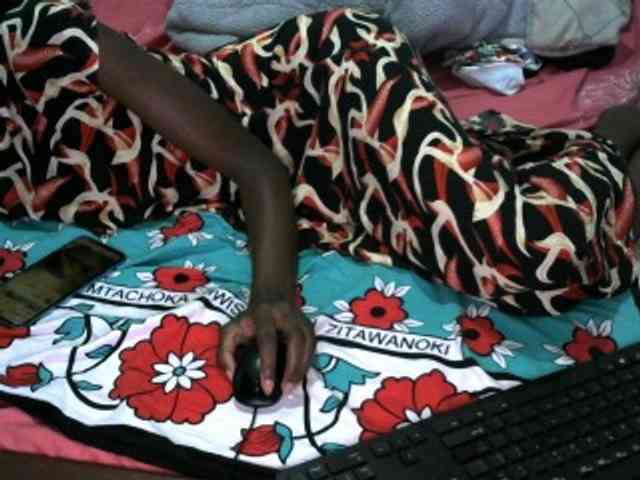 Legitimatehoe25 webcam