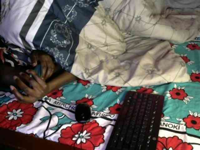 Legitimatehoe25 webcam