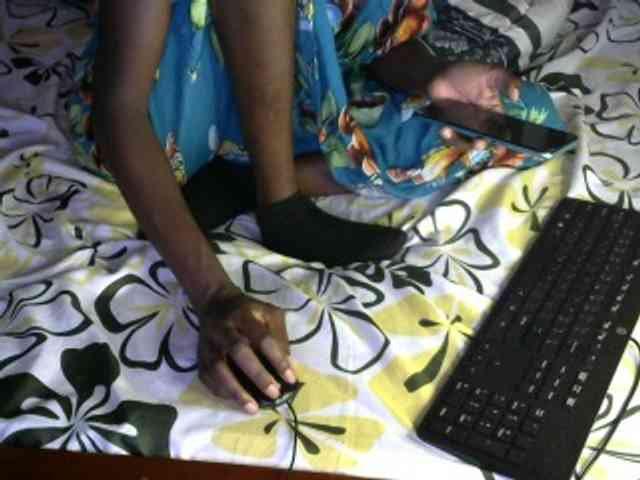 Legitimatehoe25 webcam