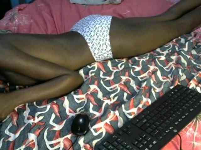Legitimatehoe25 webcam