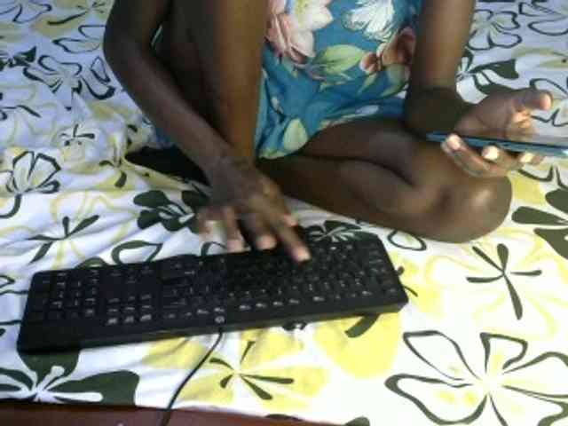 Legitimatehoe25 webcam