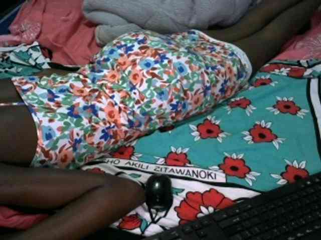 Legitimatehoe25 webcam