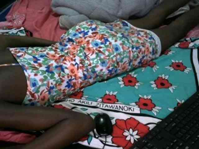Legitimatehoe25 webcam