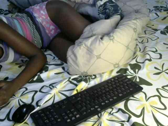 Legitimatehoe25 webcam