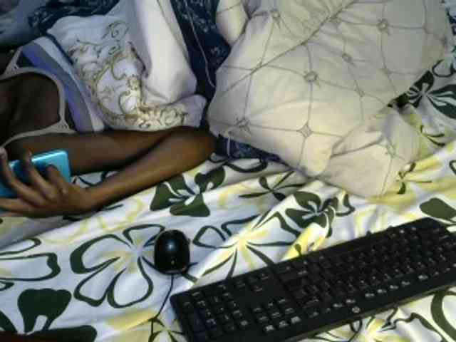 Legitimatehoe25 webcam