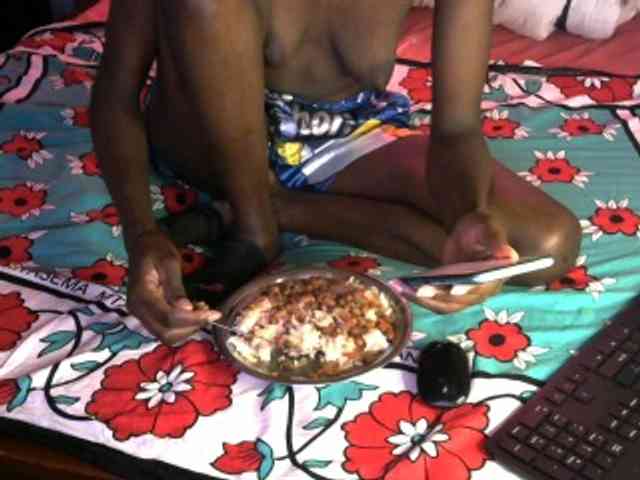 Legitimatehoe25 webcam