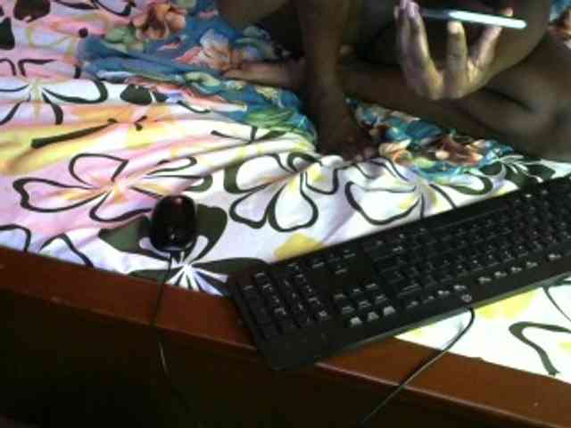 Legitimatehoe25 webcam