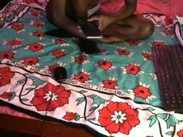 Legitimatehoe25 webcam