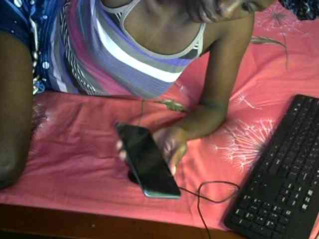 Legitimatehoe25 webcam