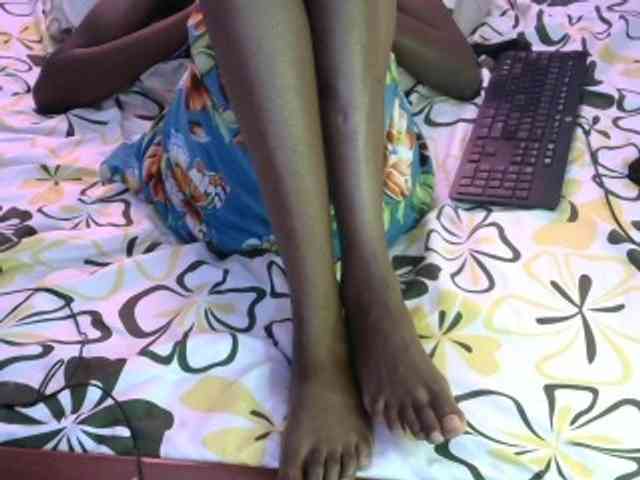 Legitimatehoe25 webcam