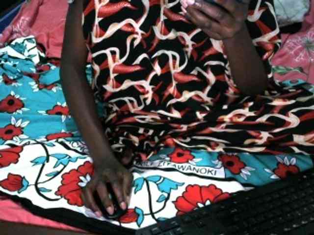 Legitimatehoe25 webcam