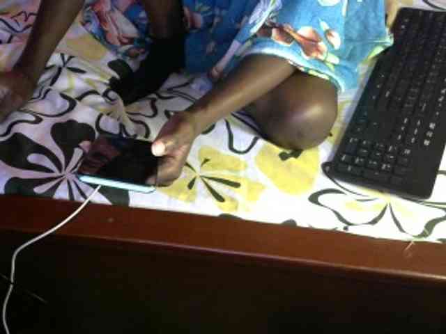 Legitimatehoe25 webcam