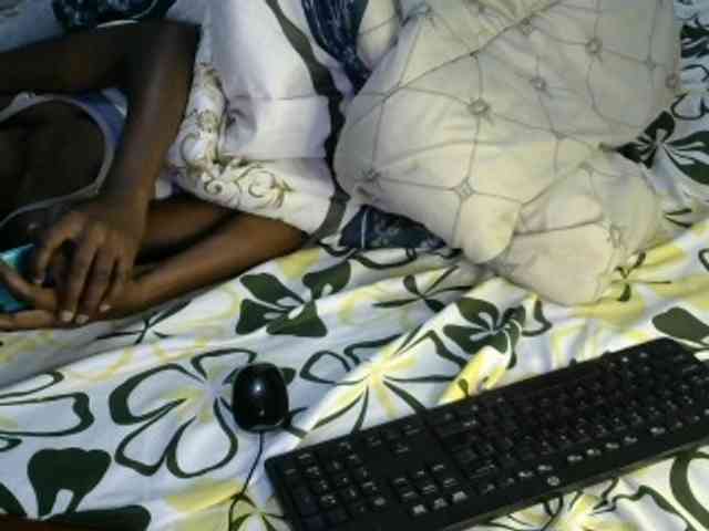 Legitimatehoe25 webcam