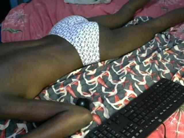 Legitimatehoe25 webcam