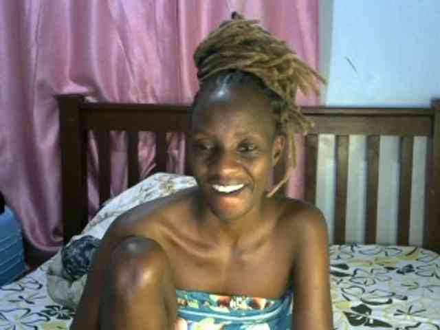 Legitimatehoe25 webcam