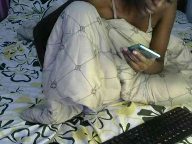 Legitimatehoe25 webcam