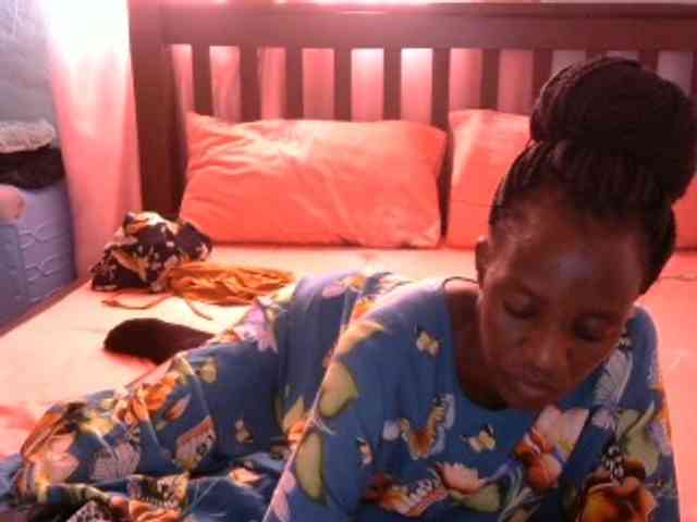 Legitimatehoe25 webcam