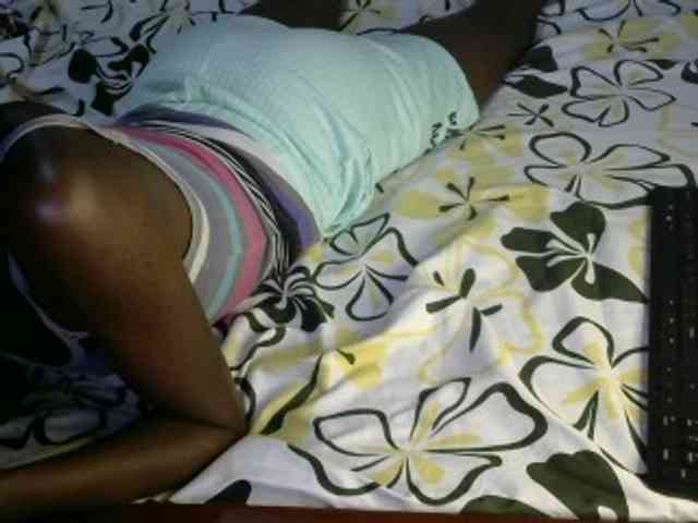 Legitimatehoe25 webcam