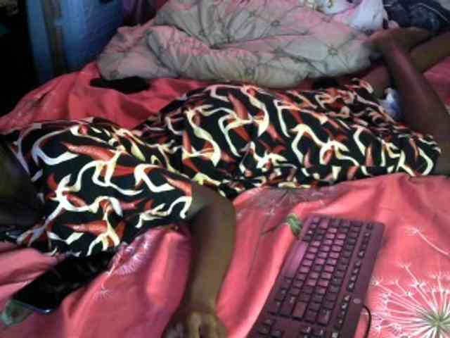 Legitimatehoe25 webcam