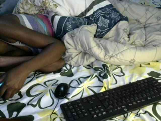 Legitimatehoe25 webcam
