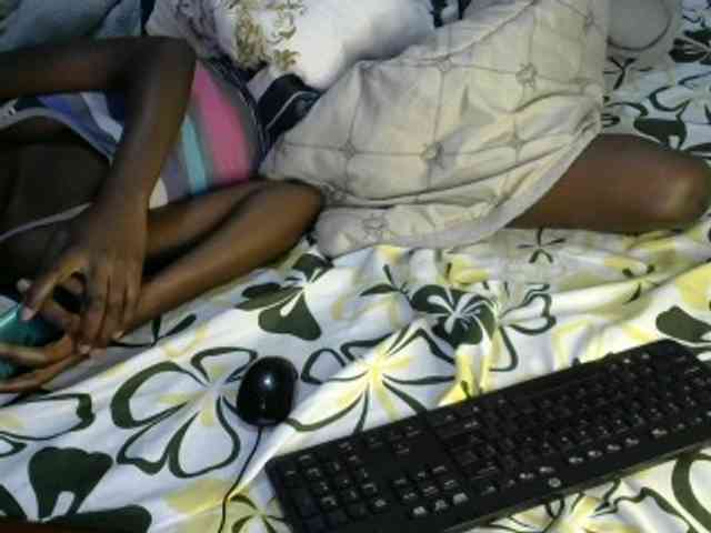 Legitimatehoe25 webcam