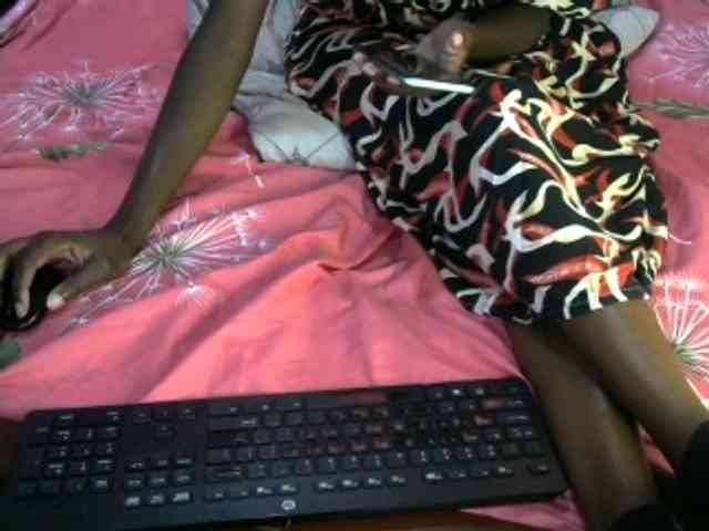 Legitimatehoe25 webcam