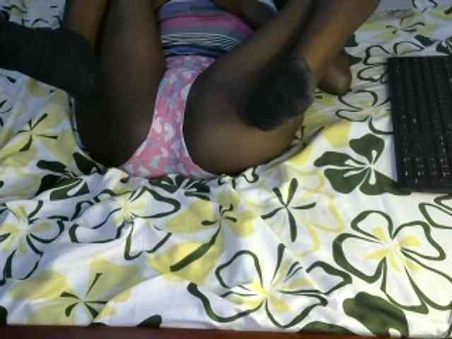 Legitimatehoe25 webcam