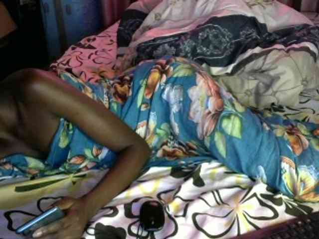 Legitimatehoe25 webcam