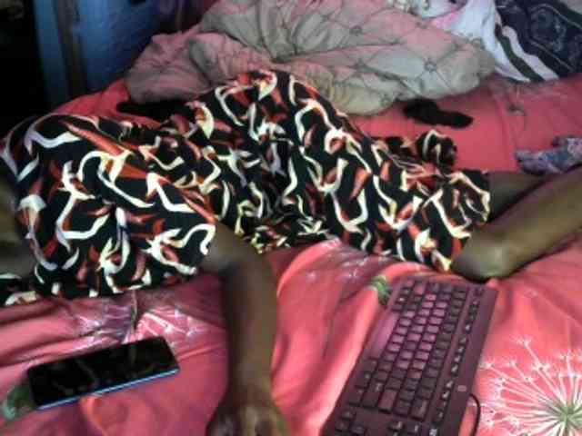 Legitimatehoe25 webcam
