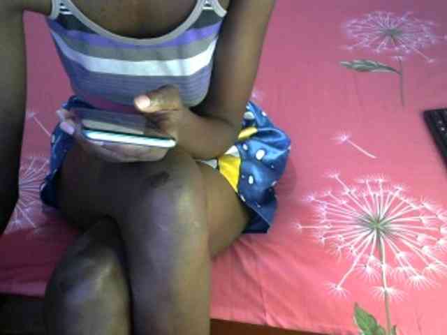 Legitimatehoe25 webcam