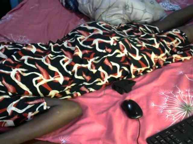 Legitimatehoe25 webcam
