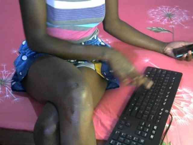 Legitimatehoe25 webcam