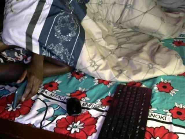 Legitimatehoe25 webcam