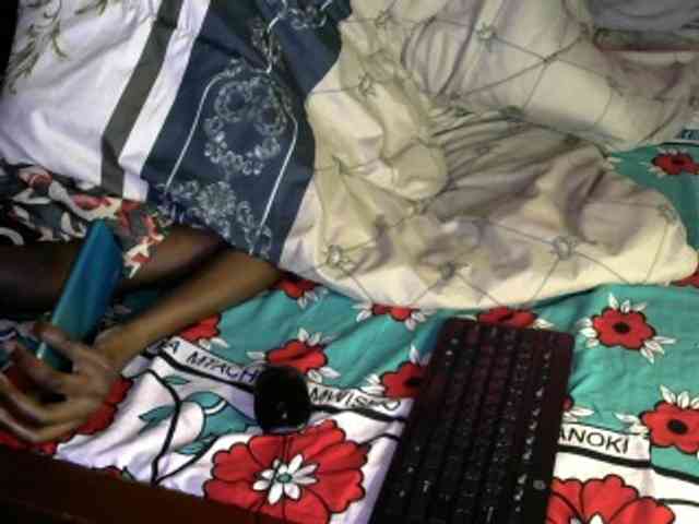 Legitimatehoe25 webcam