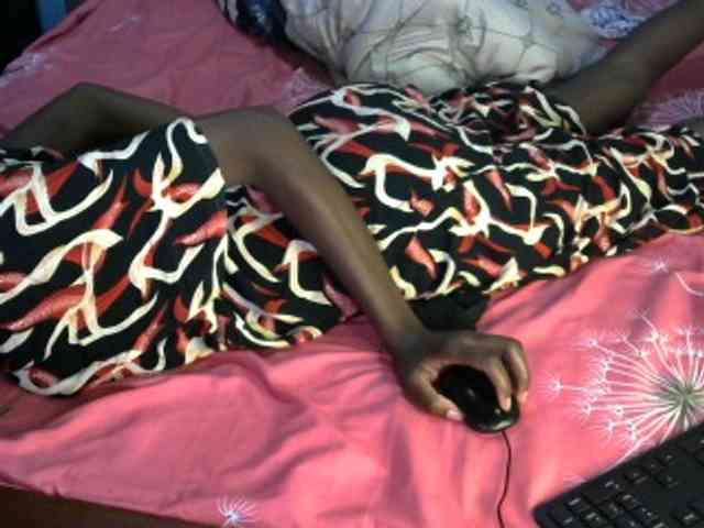 Legitimatehoe25 webcam