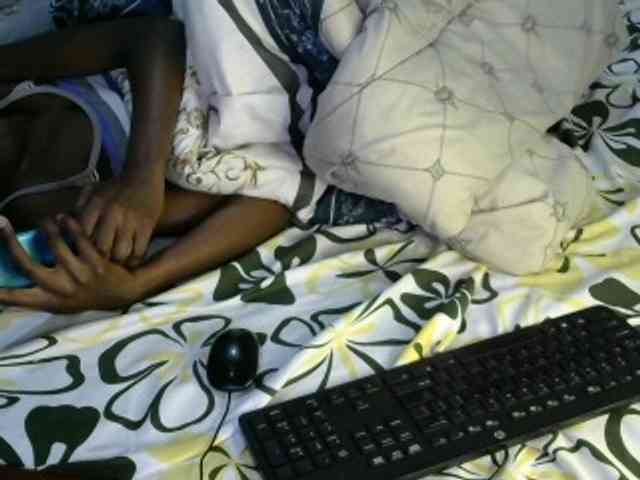Legitimatehoe25 webcam