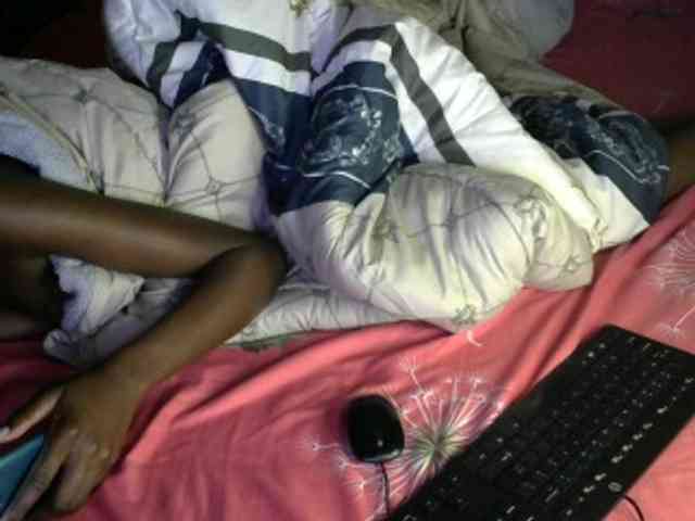Legitimatehoe25 webcam