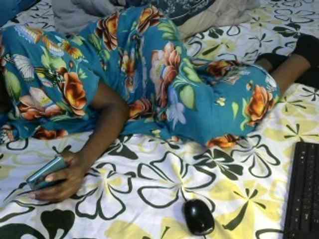 Legitimatehoe25 webcam
