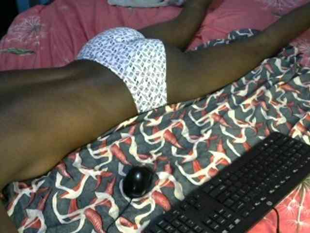 Legitimatehoe25 webcam