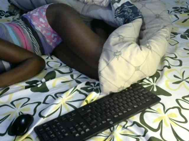 Legitimatehoe25 webcam