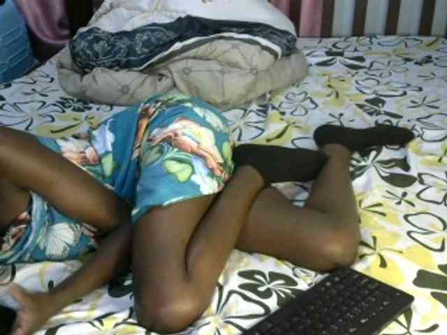 Legitimatehoe25 webcam