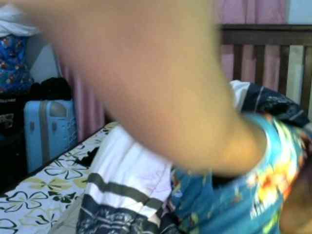 Legitimatehoe25 webcam
