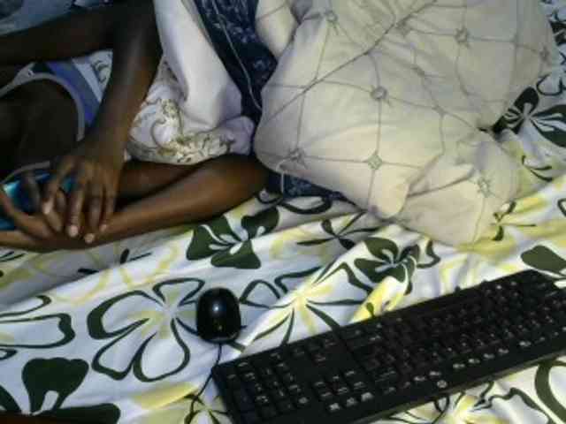 Legitimatehoe25 webcam